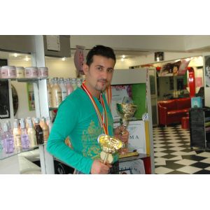 ÜNLÜ HAİR DESİNG TEAM